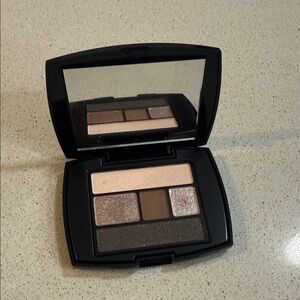 NEW Eyeshadow Palette with Mirror - Neutral Shades Mini